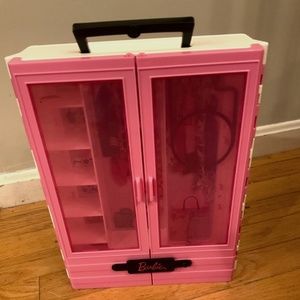 Barbie Fashionistas Ultimate Closet Portable Fashion Toy